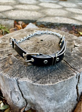 Strap with metal chain